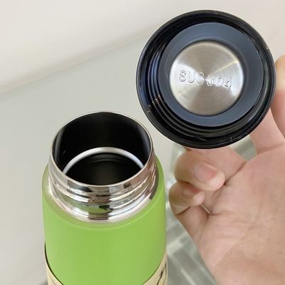 304 Acciaio inossidabile bottiglia di cola da 18 oz per sport aspirapolvere bottiglia di acqua rivestita in polvere
